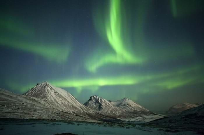 McNally Travel | Experience the Arctic | Norther lights over the Arctic 