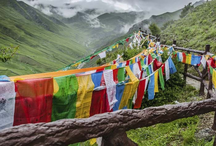 McNally Travel | Tibetan prayer flags | Visit Tibet